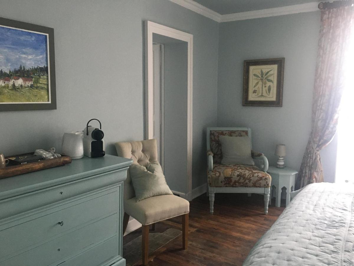 Les Deux Colombiers Bed & Breakfast Chapdeuil ภายนอก รูปภาพ