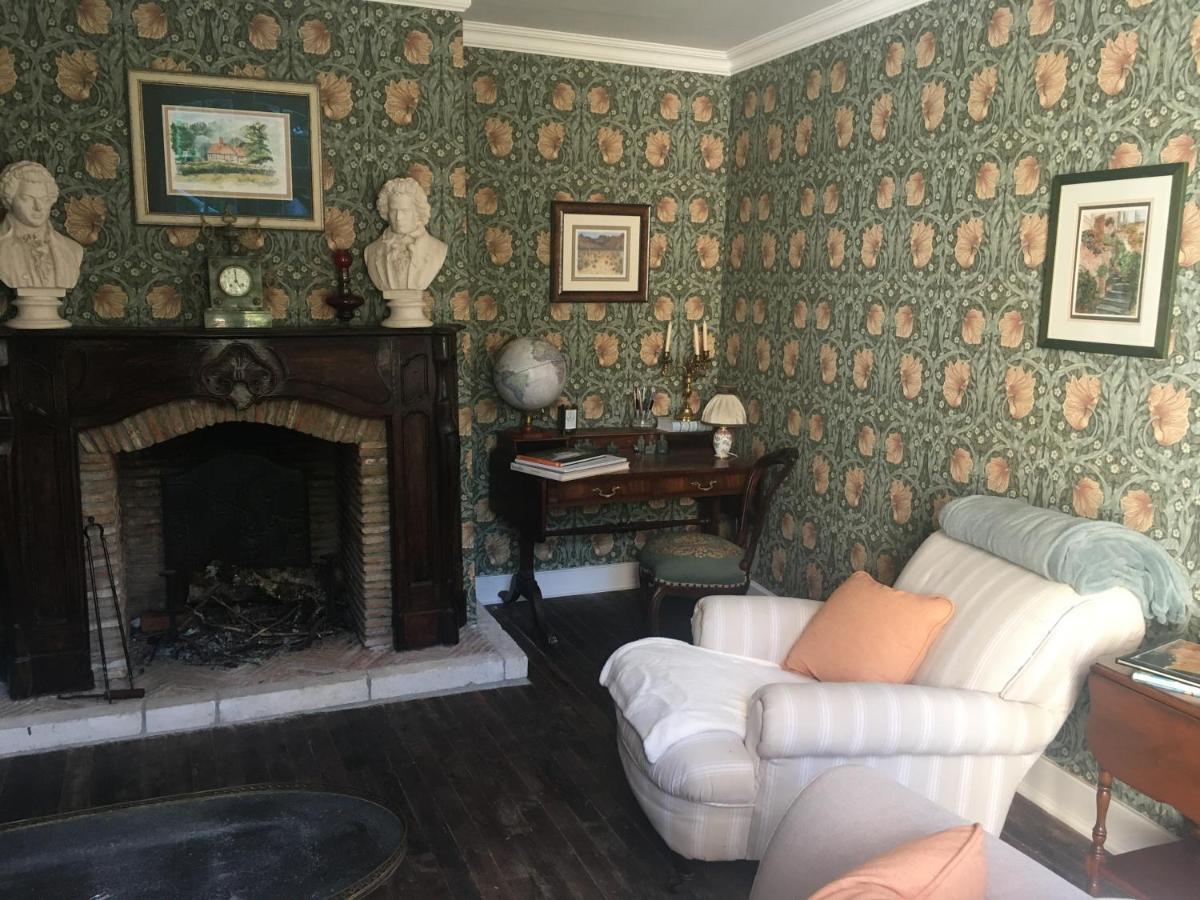 Les Deux Colombiers Bed & Breakfast Chapdeuil ภายนอก รูปภาพ