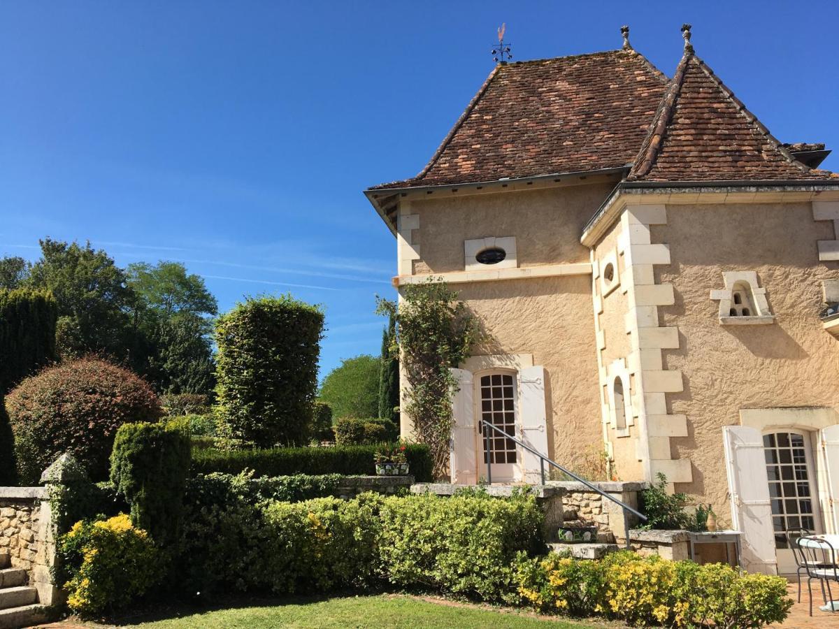 Les Deux Colombiers Bed & Breakfast Chapdeuil ภายนอก รูปภาพ
